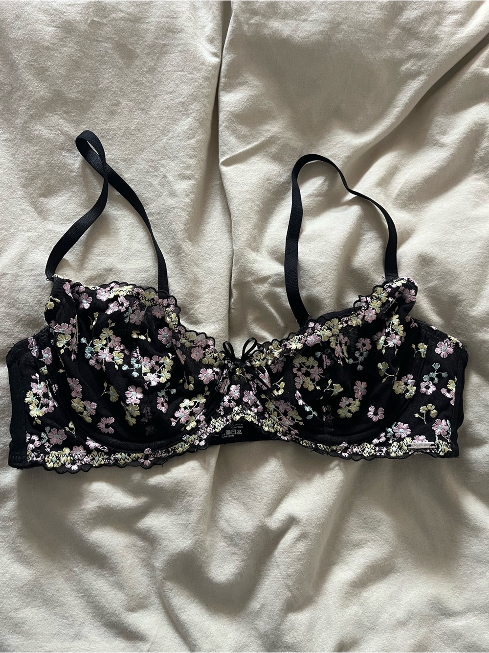 La Vie En Rose Black Floral Lace Underwire Bra with Pink & Cream Embroidery